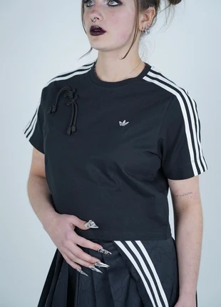 Adidas t-shirt noir crop top Cropped Tee Exclusive Asia CNY Edition nouvel an chinois (Black), marke: adidas, zustand: Neu, mit Etikett, größe: S / 36 / 8, 80,00 €, 84,70 € inklusive Vinted-Käuferschutz
