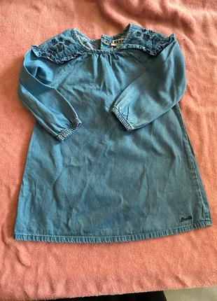 Robe 18 mois , merk: Creeks, staat: Heel goed, maat: 18-24 maanden / 86 cm, € 2,00, € 2,80 inclusief Kopersbescherming