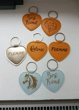 Lot de 8 porte-clés cœur en cuir – Fait main neufs, merk: créa03, staat: Nieuw met prijskaartje, € 8,00, € 9,10 inclusief Kopersbescherming Pro