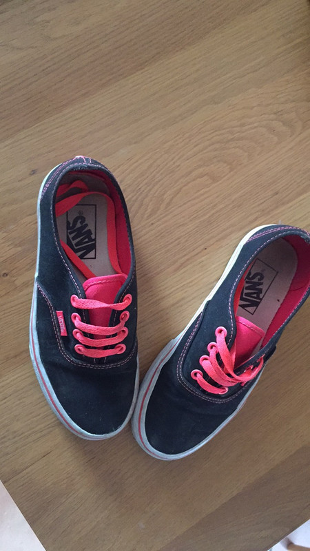 Vans noir 2024 et rose