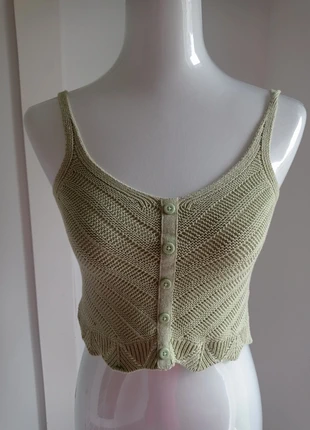 Haut en mailles broderie vert amande et boutons T.M Jennyfer, merk: Jennyfer, staat: Heel goed, maat: M / 38 / 10, € 6,90, € 7,95 inclusief Kopersbescherming Pro