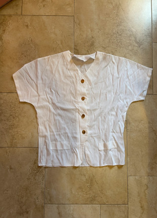 flowy white button up shirt, marque: Vintage Dressing, état: Très bon état, taille: M / 38 / 10, 1,00 €, 1,75 € Protection acheteurs incluse