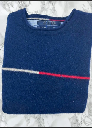 Pull Tommy Hilfiger Bleu Marine / Col rond / Logo brodé / Taille L/XL Femme, brand: Tommy Hilfiger, condition: Very good, size: L / 40 / 12, €17.00, €18.55 includes Buyer Protection