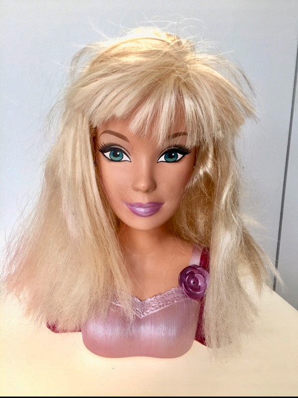 Barbie tête à coiffer Mattel