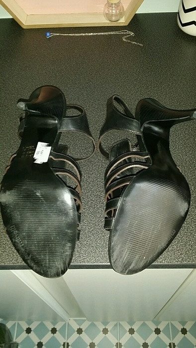 Sandales à talons noirs Minelli 2