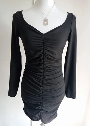 Magnifique robe moulante noire sexy froncé sur le devant T.M Shein, merk: Shein, staat: Heel goed, maat: M / 38 / 10, € 8,90, € 10,05 inclusief Kopersbescherming Pro