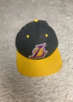 Casquette Adidas Basket Lakers vintage y2k réglable - adulte, marque: adidas, état: Très bon état, taille: Taille unique, 14,90 €, 16,35 € Protection acheteurs incluse