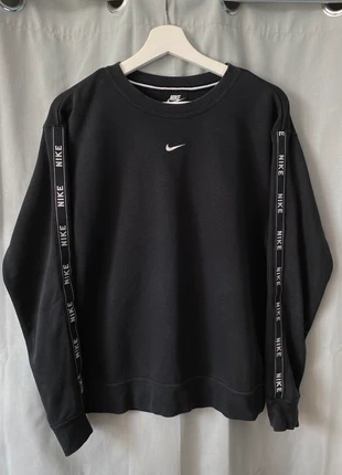 Pull Nike noir logo brodé, marque: Nike, état: Très bon état, taille: M / 38 / 10, 15,00 €, 16,45 € Protection acheteurs incluse