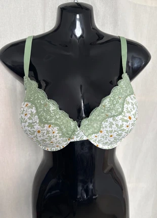 Soutien-gorge 105D très bon état, estado: Muito bom, tamanho: 90D, €6.00, €7.00 inclui Proteção do Comprador