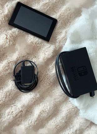 Nintendo switch sans manette, marque: Nintendo, état: Très bon état, 100,00 €, 105,70 € Protection acheteurs incluse