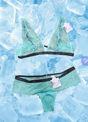 DIM - Lingerie set trianglebra and brief lace pastel green, marque: DIM, état: Neuf avec étiquette, taille: L / 40 / 12, 15,00 €, 16,45 € Protection acheteurs incluse