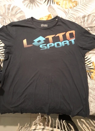 Tee shirt loto, merk: Lotto, staat: Goed, maat: XL, € 5,00, € 5,95 inclusief Kopersbescherming