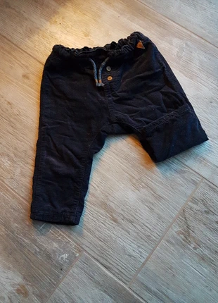 H&M Hose, marque: H&M, état: Très bon état, taille: 6-9 mois / 68 cm, 2,00 €, 2,80 € Protection acheteurs incluse