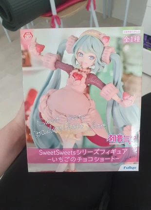 Figurine Hatsune Miku Strawberry Chocolate Shortcake Sweet Sweets Series, brand: FuRyu, condition: Very good, size: One size, €24.00, €25.90 includes Buyer Protection