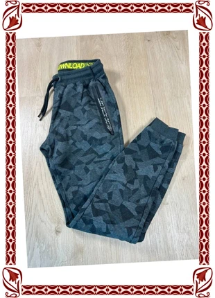 Pantalon jogging enfant C&A 14 ans, marke: C&A, zustand: Sehr gut, größe: 14 Jahre / 164, 7,00 €, 8,05 € inklusive Vinted-Käuferschutz