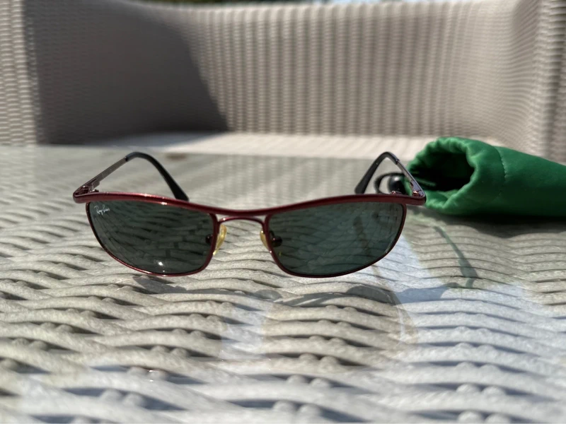 Lunettes de soleil enfant Ray-Ban + pochette - photo numéro 2