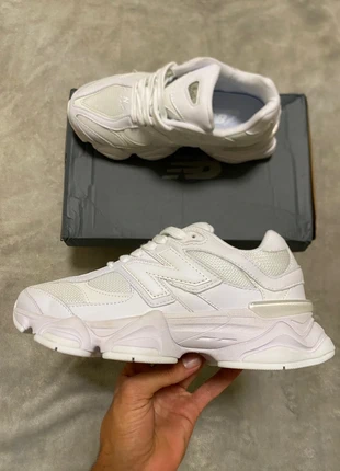 New Balance 9060 Blanches, marca: New Balance, estado: Novo com etiquetas, tamanho: 38, €85.00, €89.95 inclui Proteção do Comprador
