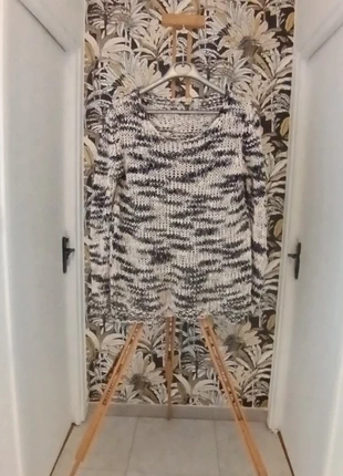 Classique Raffiné : Pull Mango Maille Bicolore (Noir/Écru) - Taille L Coupe Flatteuse, marque: Mango, état: Bon état, taille: L / 40 / 12, 6,00 €, 7,00 € Protection acheteurs incluse