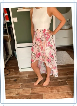 Robe habillée | Fleurie | Asymétrique | Forever New | Taille XXS mais porté en faisant un XS, marke: Forever New, zustand: Sehr gut, größe: XXS / 32 / 4, 15,00 €, 16,45 € inklusive Vinted-Käuferschutz