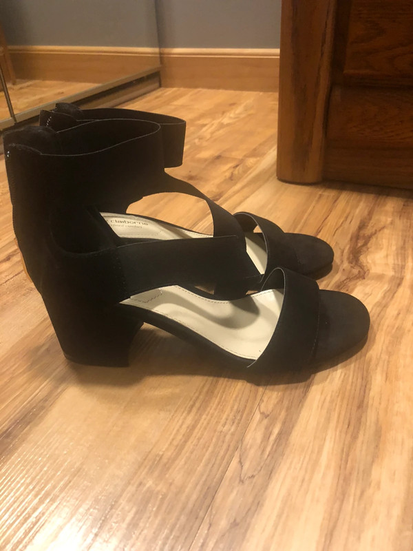 Women’s New Black Sandals Size 6.5 2