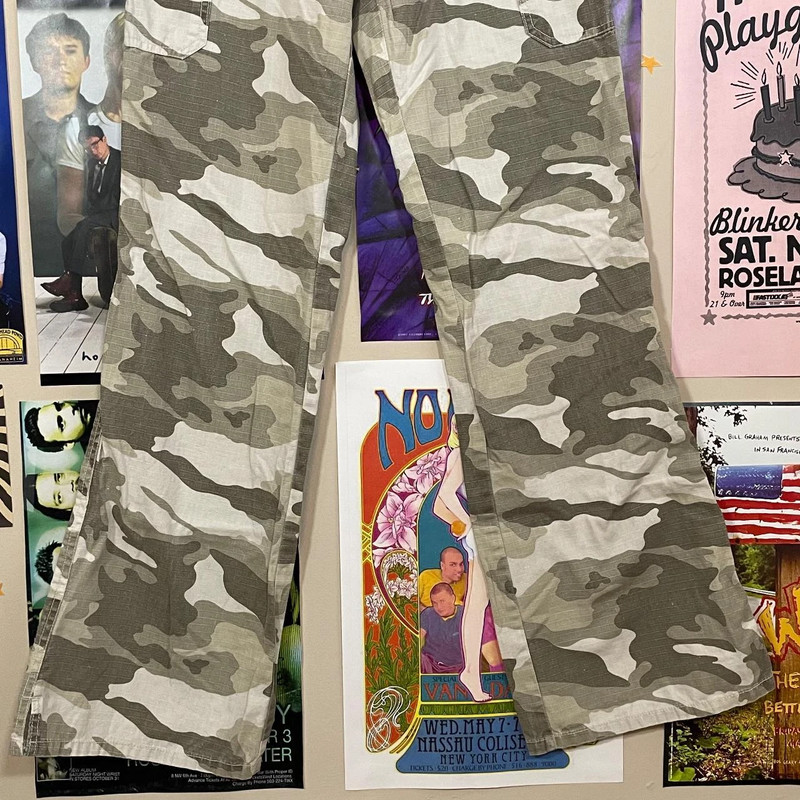 Low Rise Flare Camo Cargo Pants 3