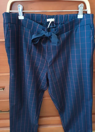 Pantalón fluido con cuadros grandes azul marino y rojo de El Corte inglés , brand: El Corte Inglés, condizioni: Nuovo con cartellino, taglia: XXL / IT 48 / EU 44, €10.00, €11.20 include la Protezione acquisti