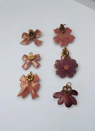 Pendentif en résine fleur et nœud, estado: Muy bueno, 5,00 €, 5,95 € Protección al comprador incluida