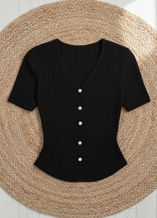 Haut noir côtelé à manches courtes, col V et boutons, marque: Firferie, état: Très bon état, taille: S / 36 / 8, 21,90 €, 23,70 € Protection acheteurs incluse