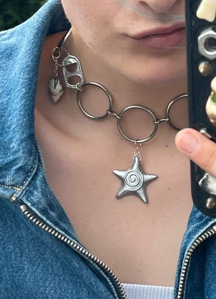 Abstract necklace, marque: Abstract, état: Neuf sans étiquette, 22,00 €, 23,80 € Protection acheteurs incluse