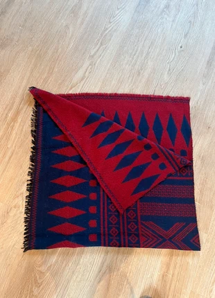 Heerlijk grote sjaal met gave print, staat: Heel goed, € 3,00, € 3,85 inclusief Kopersbescherming