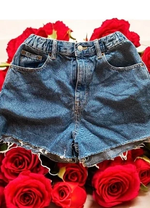 🌹 Short en Jean Pull & Bear bleu-Femme taille 34🌹, marque: Pull & Bear, état: Très bon état, taille: XS / 34 / 6, 7,50 €, 8,58 € Protection acheteurs incluse