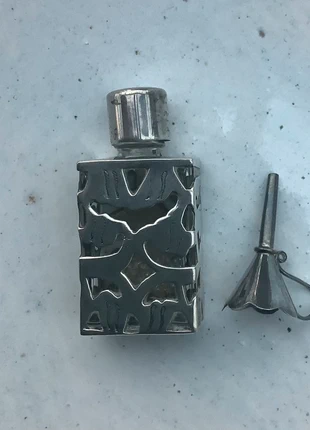 Silver Vintage Perfume Scent Bottle & Funnel, brand: Ari D Norman, condition: Good, £55.00, £58.45 includes Buyer Protection