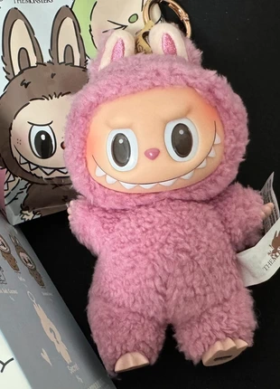 Labubu Lychee berry, merk: POPMART, staat: Nieuw met prijskaartje, € 18,00, € 19,60 inclusief Kopersbescherming