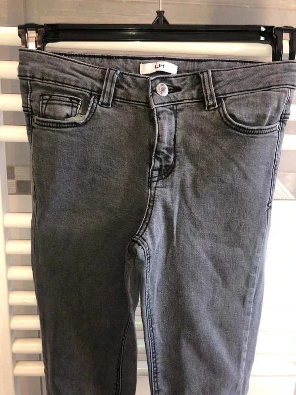 Jeans skinny gris de marque LH taille XS en tbe à 8 euros 1