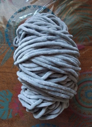 1 pelote de 100 gr laine chenille, brand: LAINE, condizioni: Ottime, €2.00, €2.80 include la Protezione acquisti