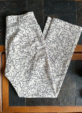 pantalon droit motif spirale, marque: Vintage Dressing, état: Très bon état, taille: S / 36 / 8, 7,00 €, 8,05 € Protection acheteurs incluse