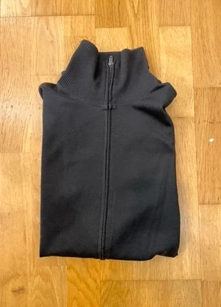 Pull Carhartt noir, brand: Carhartt, condizioni: Nuovo senza cartellino, taglia: M, €17.00, €18.55 include la Protezione acquisti