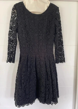 Robe noir dentelle dos nu Ba&sh, marke: Ba&sh, zustand: Sehr gut, größe: XS / 34 / 6, 42,00 €, 44,80 € inklusive Vinted-Käuferschutz