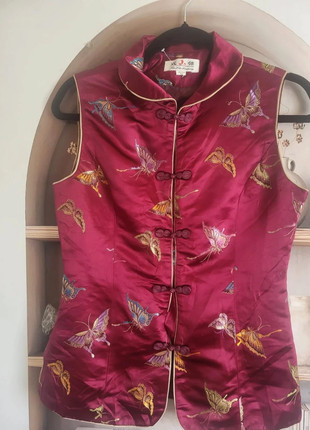 Élégance orientale vintage brodée de papillons – JinLin Fashion, satin bordeaux – T. M, marque: JinLin, état: Très bon état, taille: M / 38 / 10, 12,90 €, 14,25 € Protection acheteurs incluse