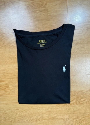 Polo Ralph Lauren Classic Fit Black -Women M, brand: Ralph Lauren, condizioni: Ottime, taglia: M / IT 42 / EU 38, €16.00, €17.50 include la Protezione acquisti Pro