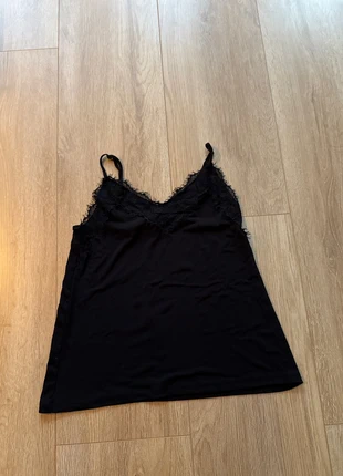 Zwart kanten hemdje, marca: New Look, estado: Muito bom, tamanho: XS / 34 / 6, €2.00, €2.80 inclui Proteção do Comprador