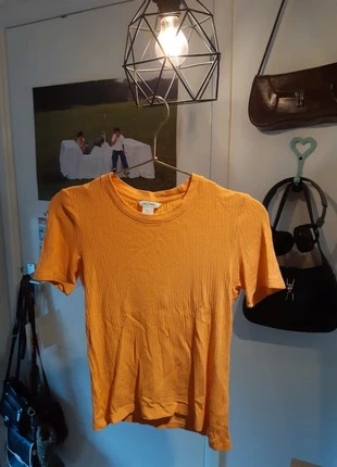 orange topje , merk: Monki, staat: Nieuw zonder prijskaartje, maat: S / 36 / 8, € 6,00, € 7,00 inclusief Kopersbescherming