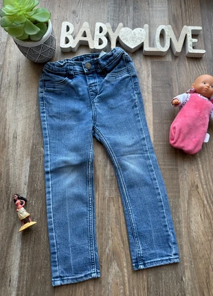 - Jean H&M  - 24 mois - Très bon état, petit accro, merk: H&M, staat: Heel goed, maat: 18-24 maanden / 86 cm, € 2,00, € 2,80 inclusief Kopersbescherming