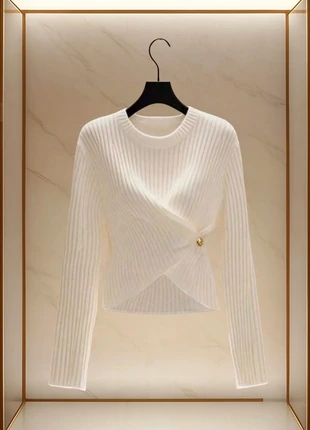 Pull croisé blanc côtelé – old money, chic minimal & élégance effortless, marque: Aesthetic, état: Très bon état, taille: S / 36 / 8, 32,90 €, 35,25 € Protection acheteurs incluse