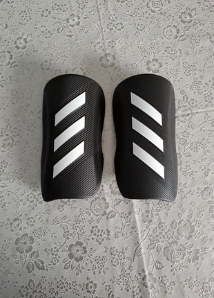 Protege tibia , marke: adidas, zustand: Gut, größe: XS, 4,00 €, 4,90 € inklusive Vinted-Käuferschutz