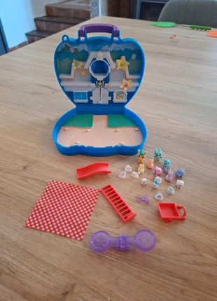 Figurines et boîte écurie, Ranch, marque: Hasbro, état: Très bon état, taille: Taille unique, 8,00 €, 9,10 € Protection acheteurs incluse