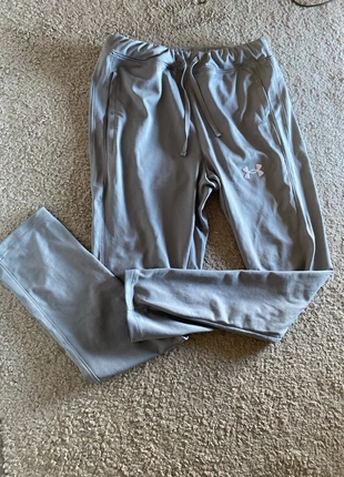 Ensemble under armour, marque: Under Armour, état: Satisfaisant, taille: M, 50,00 €, 53,20 € Protection acheteurs incluse