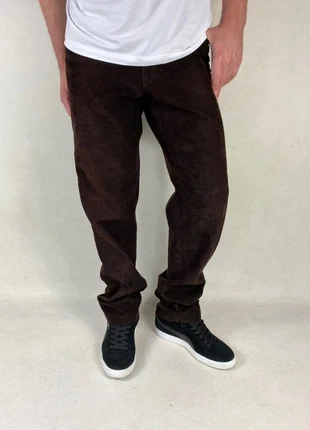 Pantalon velours Hugo Boss Made in Italy Corduroy Pant Coupe droite straight 100% Coton Marron FR40, brand: Hugo Boss, condizioni: Ottime, taglia: IT 40 | W30, €25.00, €26.95 include la Protezione acquisti Pro