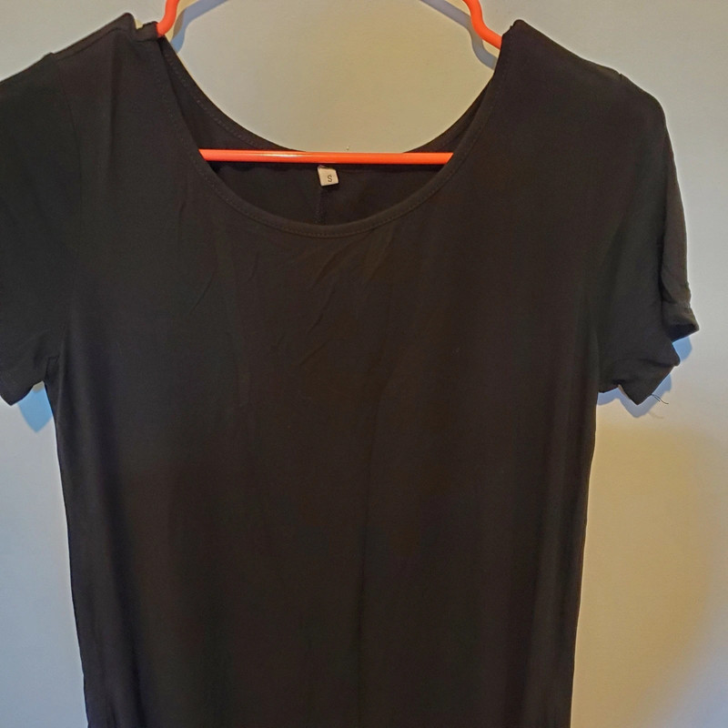 Black dress sz small stretch.  50%0ff. 1