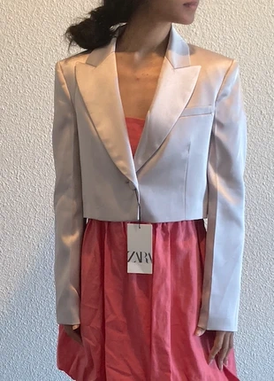 Blazer court beige clair en satin taille XS Zara, brand: Zara, condition: New with tags, size: XS / 34 / 6, €33.00, €35.35 includes Buyer Protection